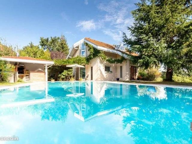 Villa 7 pièces 162 m²