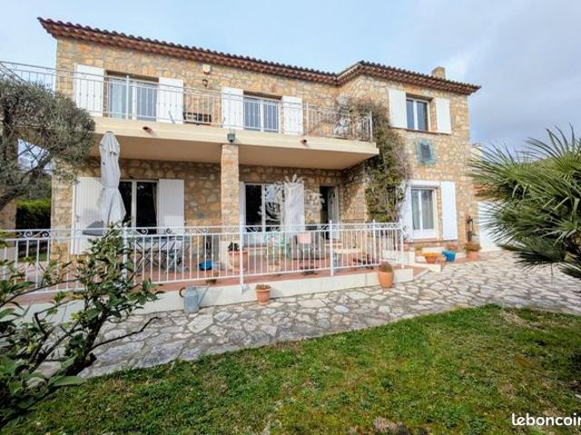 Villa 7 pièces 162 m²