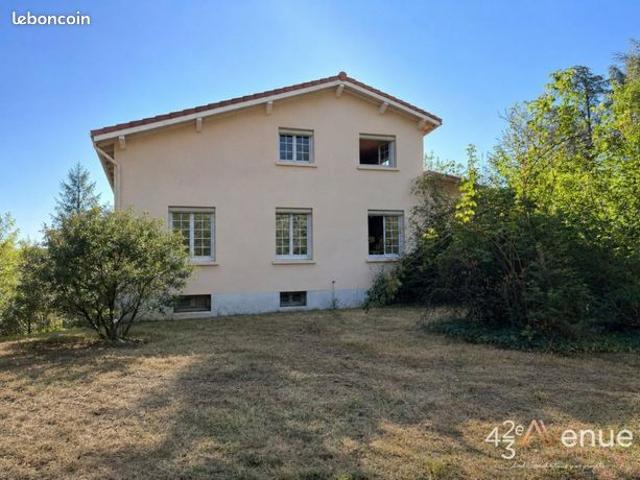 Villa 7 pièces 163 m²