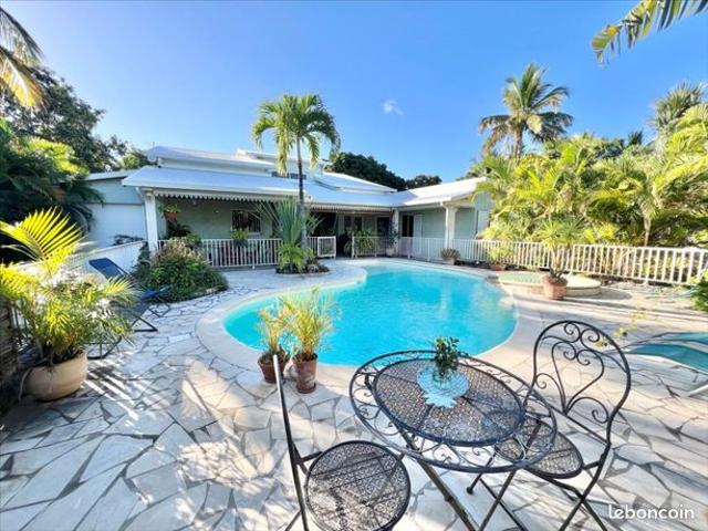Villa 7 pièces 164 m²