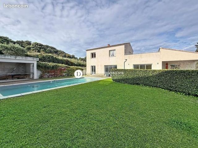 Villa 7 pièces 165 m²