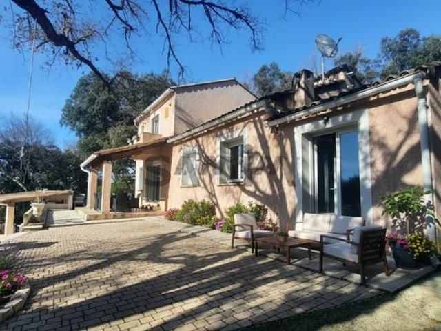 Villa 7 pièces 165 m²