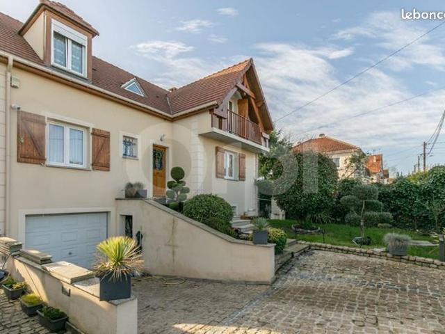 Villa 7 pièces 165 m²