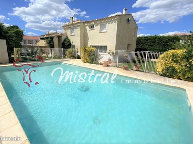 Villa 7 pièces 165 m²
