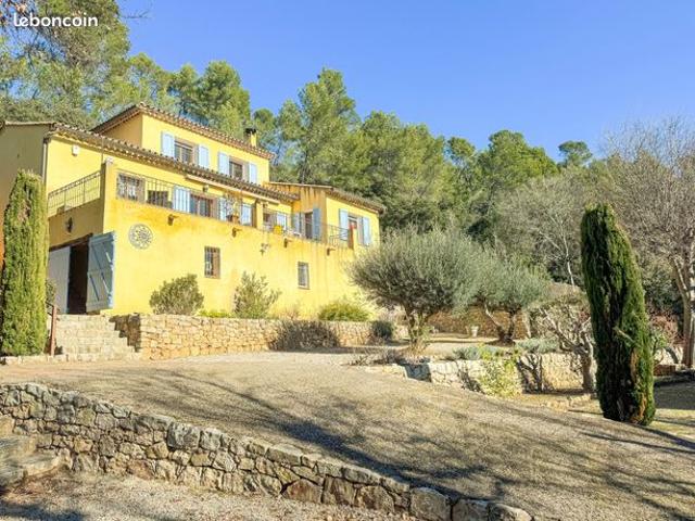 Villa 7 pièces 166 m²