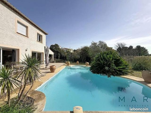 Villa 7 pièces 166 m²