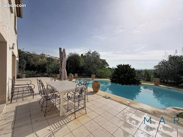 Villa 7 pièces 166 m²