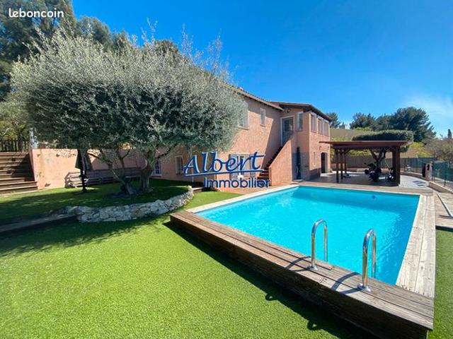 Villa 7 pièces 167 m²