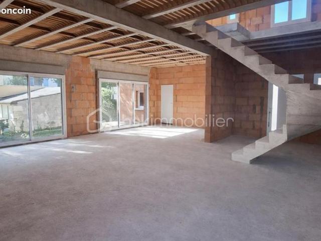 Villa 7 pièces 167 m²