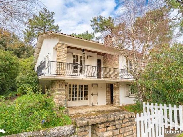 Villa 7 pièces 167 m²