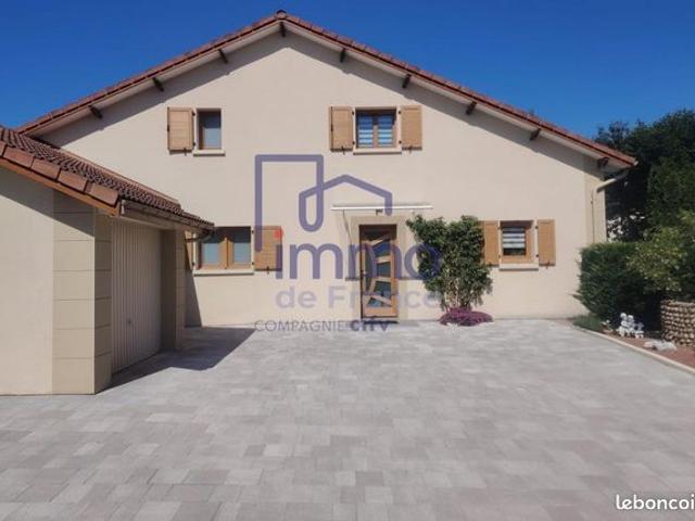 Villa 7 pièces 169 m²