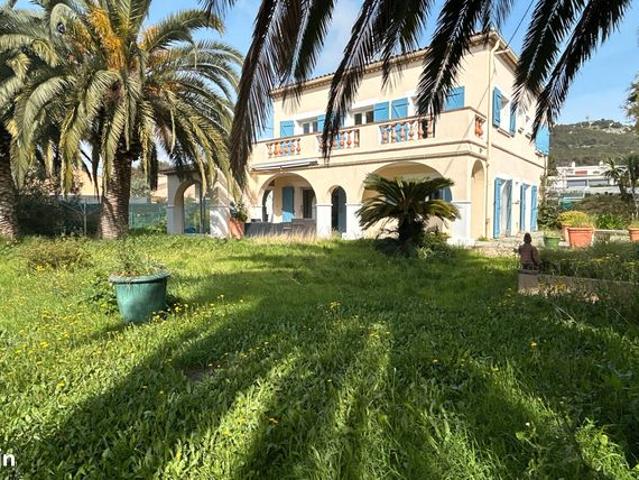 Villa 7 pièces 170 m²