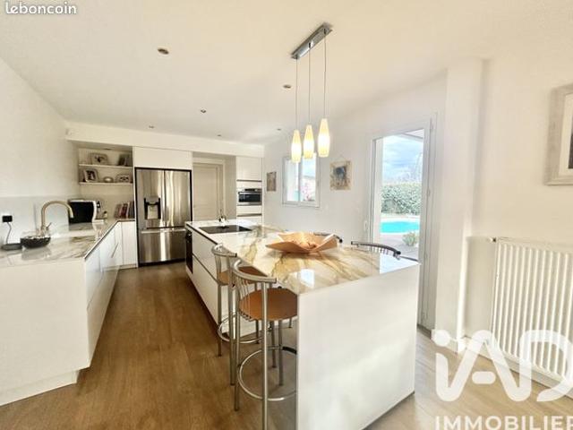 Villa 7 pièces 170 m²