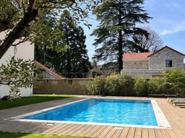 Villa 7 pièces 170 m²