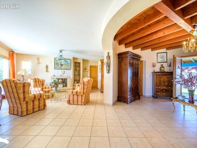 Villa 7 pièces 172 m²