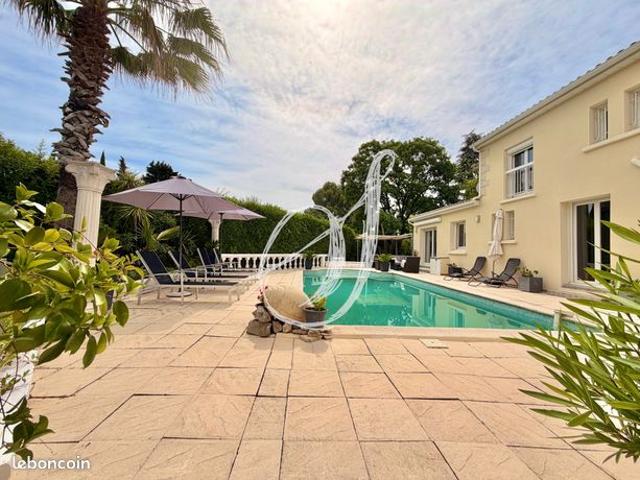 Villa 7 pièces 172 m²