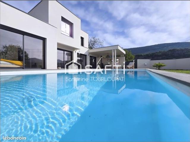 Villa 7 pièces 173 m²