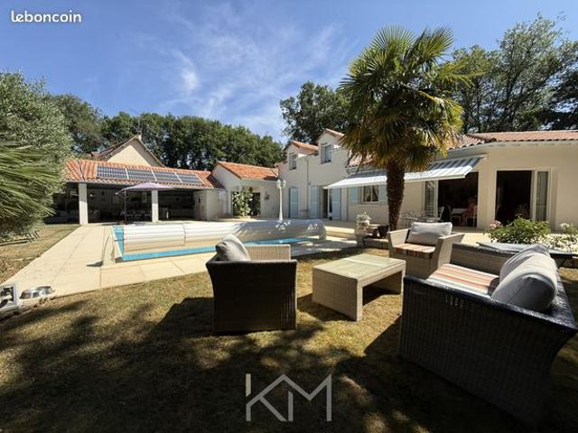 Villa 7 pièces 173 m²