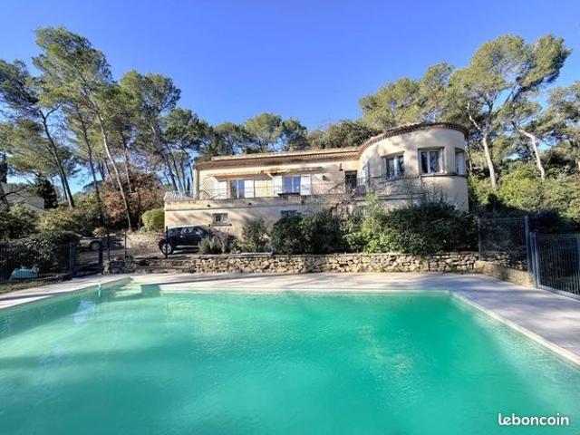 Villa 7 pièces 173 m²
