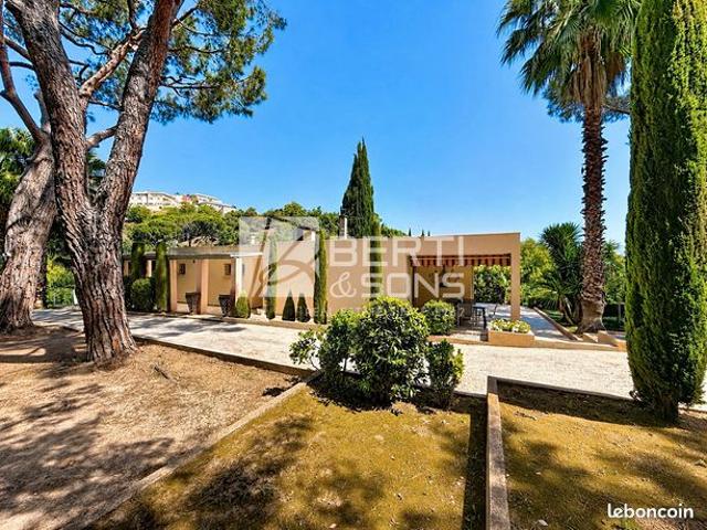Villa 7 pièces 174 m²