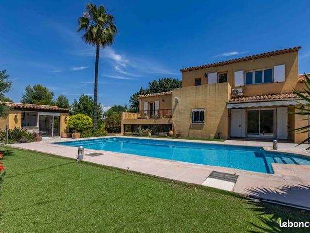 Villa 7 pièces 175 m²