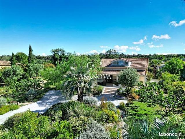 Villa 7 pièces 175 m²