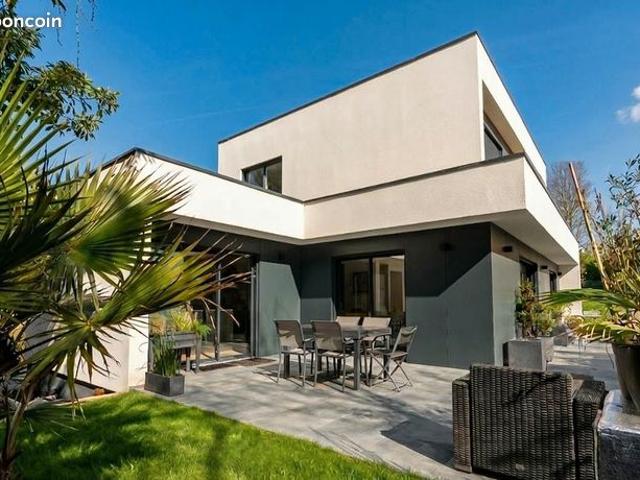 Villa 7 pièces 175 m²