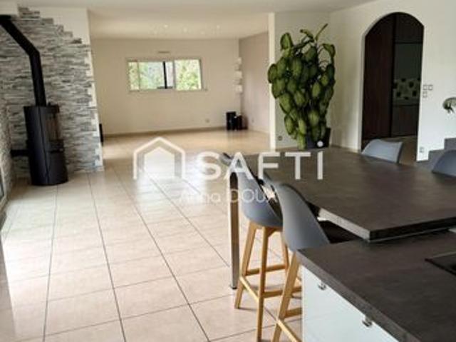Villa 7 pièces 176 m²