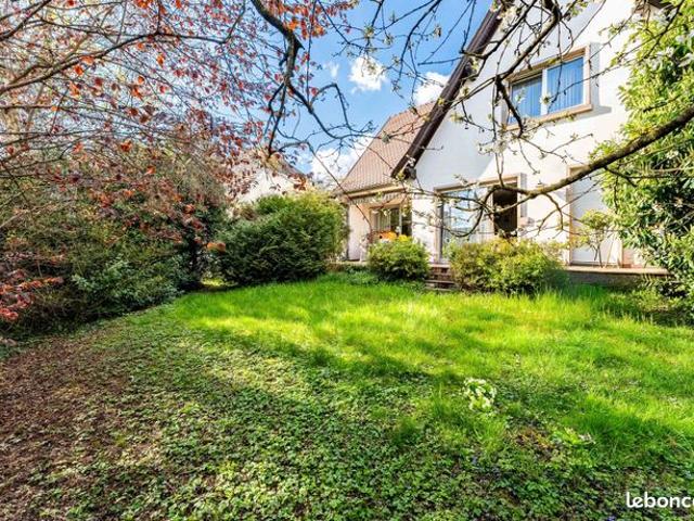 Villa 7 pièces 177 m²