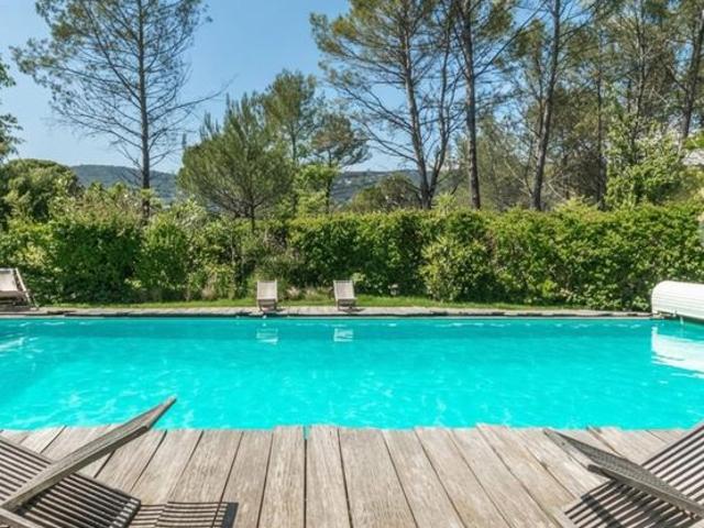 Villa 7 pièces 177 m²