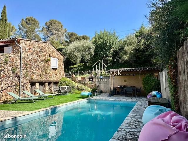 Villa 7 pièces 179 m²