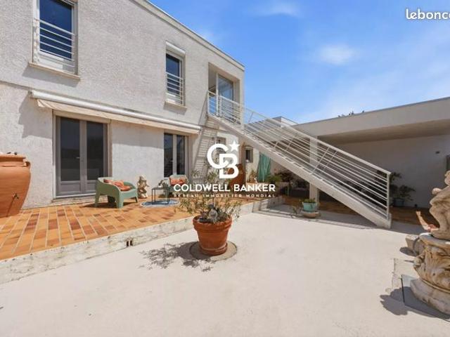 Villa 7 pièces 179 m²
