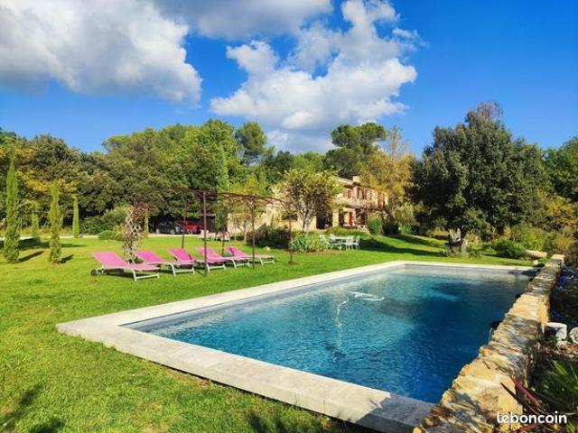 Villa 7 pièces 180 m²