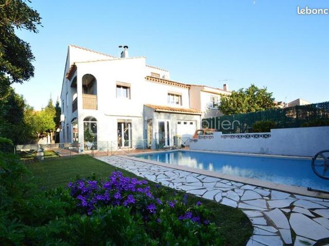 Villa 7 pièces 180 m²