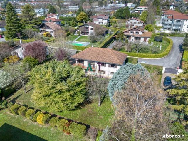 Villa 7 pièces 180 m²