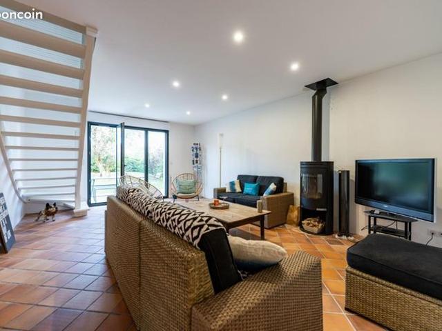 Villa 7 pièces 180 m²