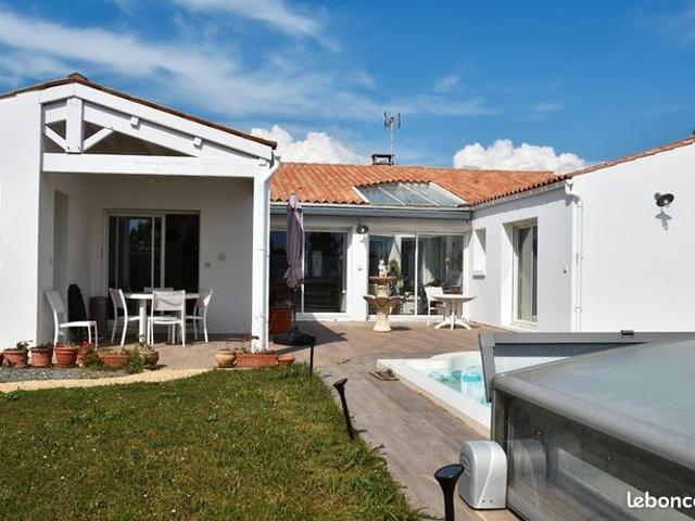 Villa 7 pièces 180 m²