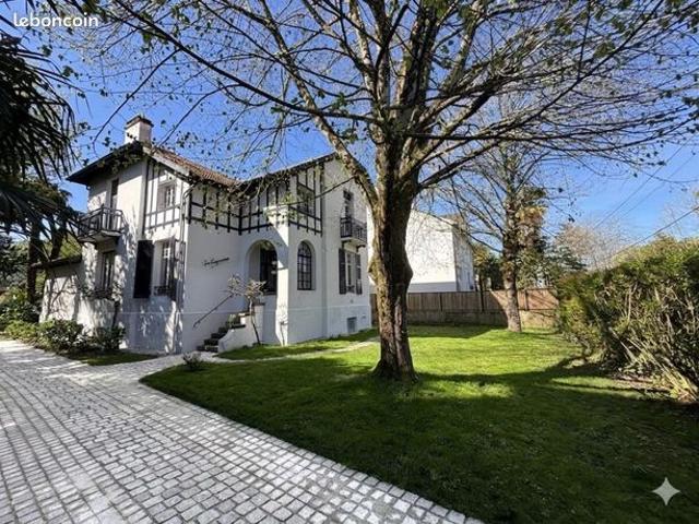 Villa 7 pièces 181 m²