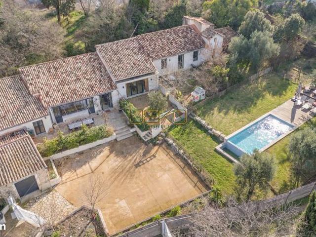Villa 7 pièces 182 m²