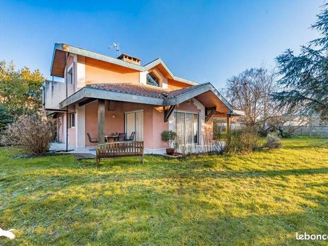 Villa 7 pièces 182 m²