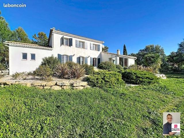 Villa 7 pièces 184 m²