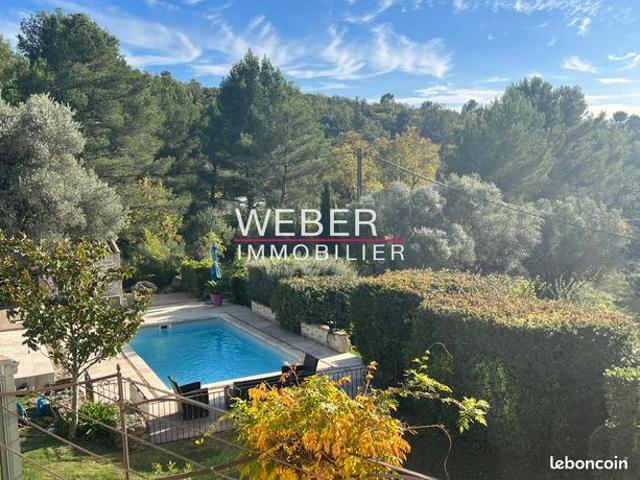 Villa 7 pièces 185 m²