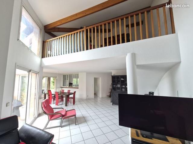 Villa 7 pièces 185 m²