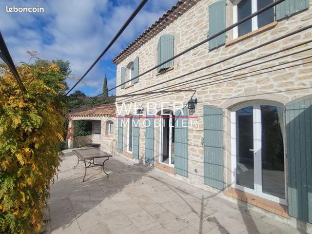 Villa 7 pièces 185 m²