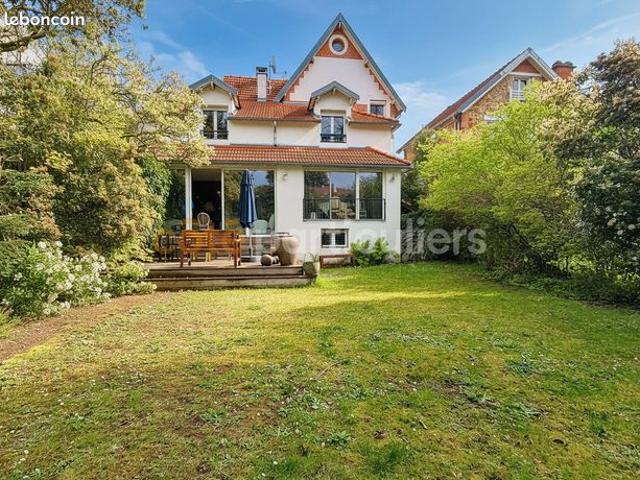 Villa 7 pièces 185 m²