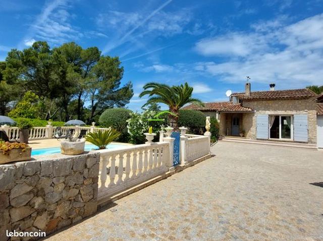 Villa 7 pièces 185 m²