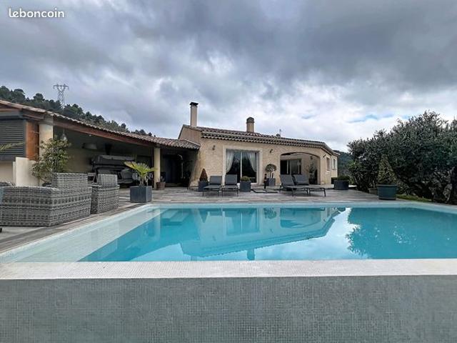 Villa 7 pièces 185 m²