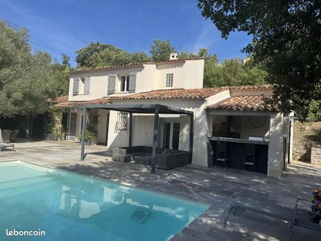 Villa 7 pièces 185 m²