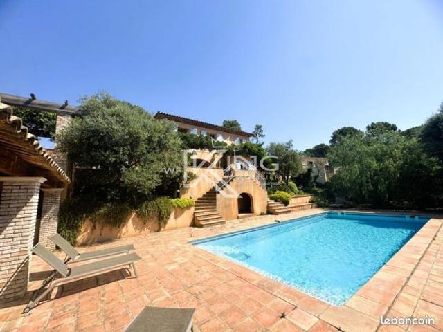 Villa 7 pièces 185 m²