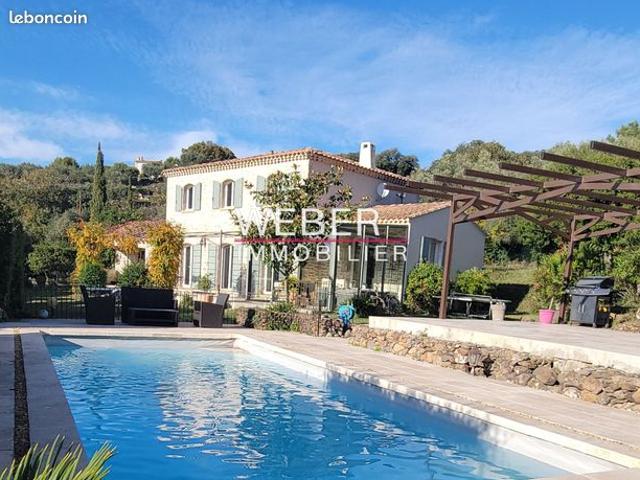 Villa 7 pièces 185 m²